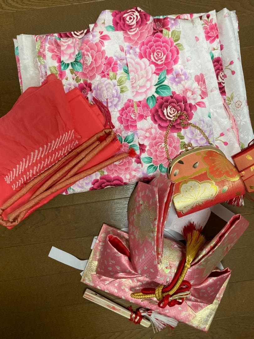 お姫様セット　七五三七歳　女児　バラ花柄 着物小物帯セット　白ピンク