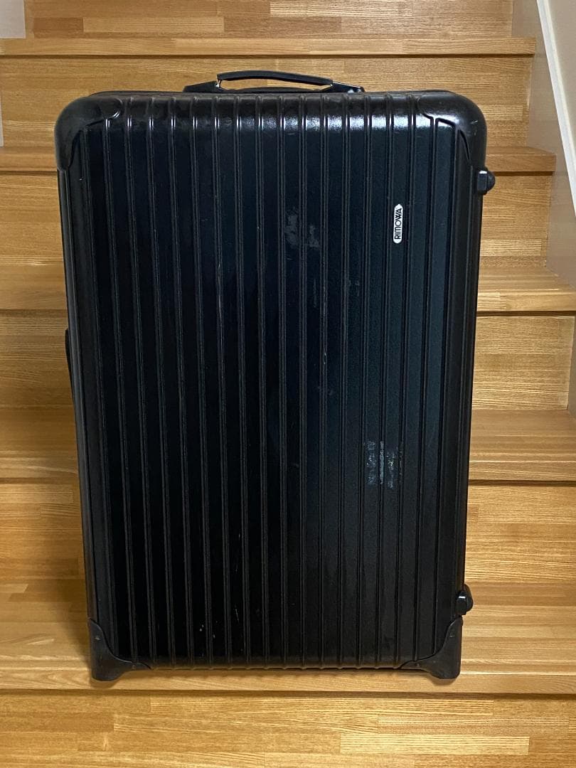 RIMOWA リモワ　サルサ　黒い大型スーツケース