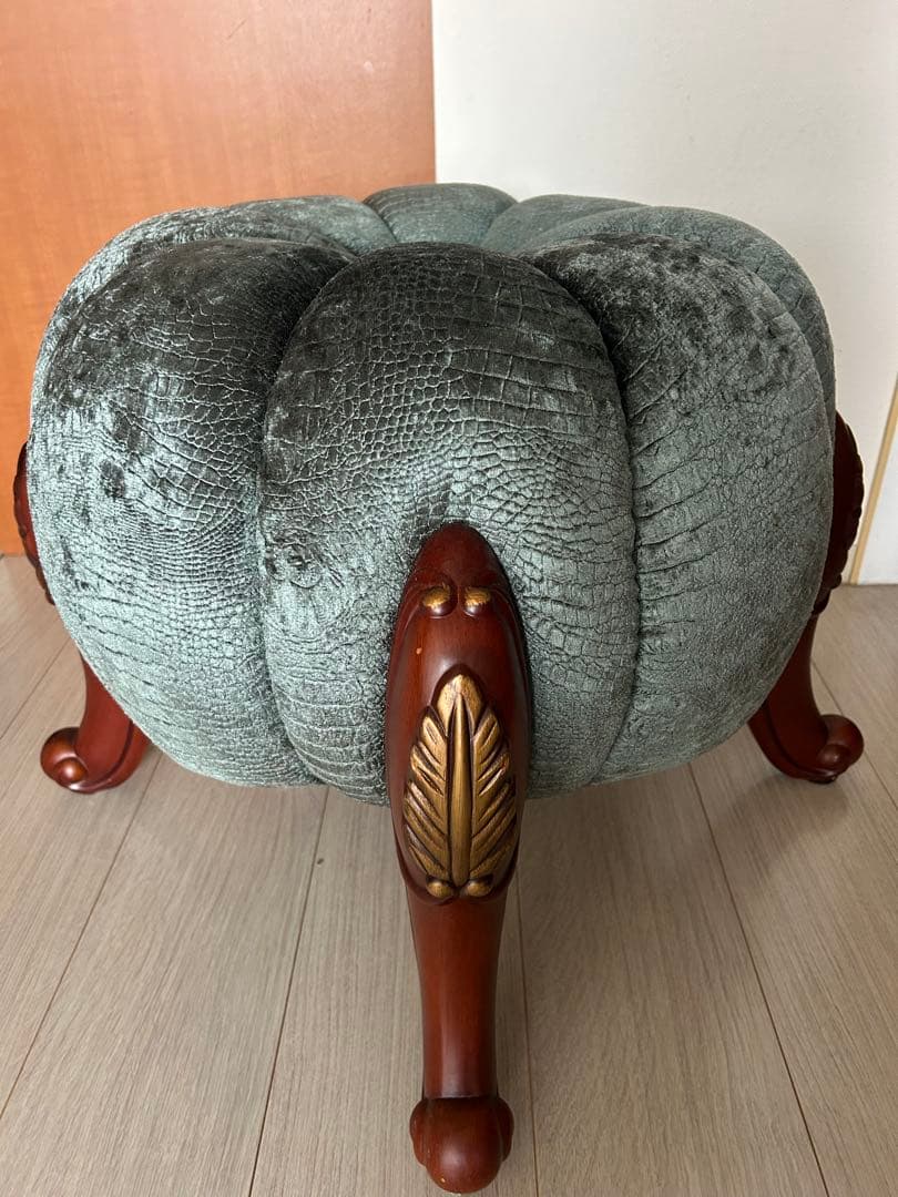 クロコダイルパターン ラウンドオットマン