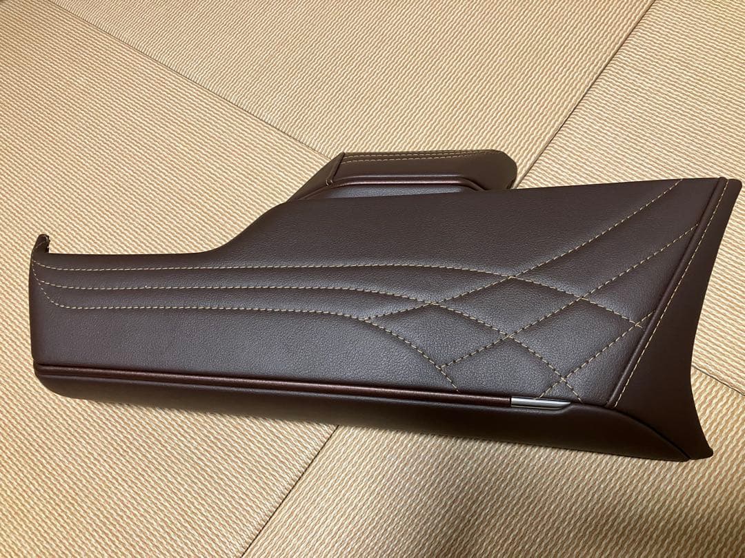 ましゃにぃ ハリアー80系 レザーエクスクルーシブ　ダッシュガーニッシュ