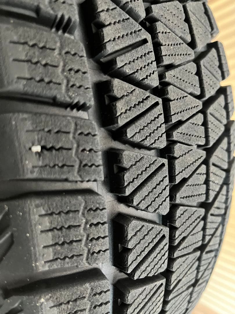ブリヂストン BLIZZAK DM-V3 235/50R20 4本セット
