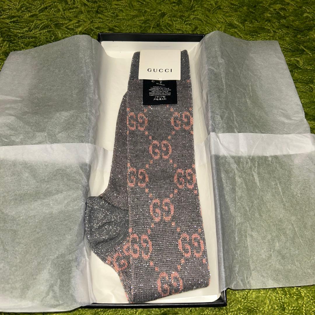 新品GUCCI GGロゴ ソックス グレー/ピンク