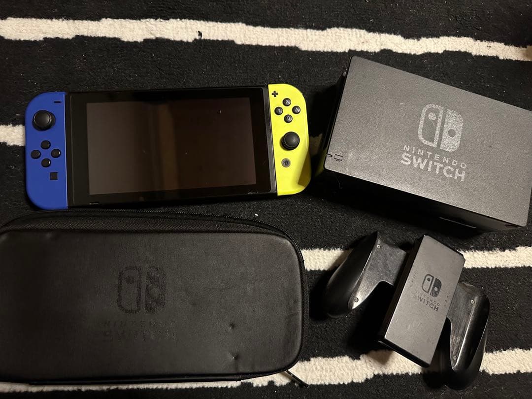 Nintendo Switch 青と黄のJoy-Con 本体