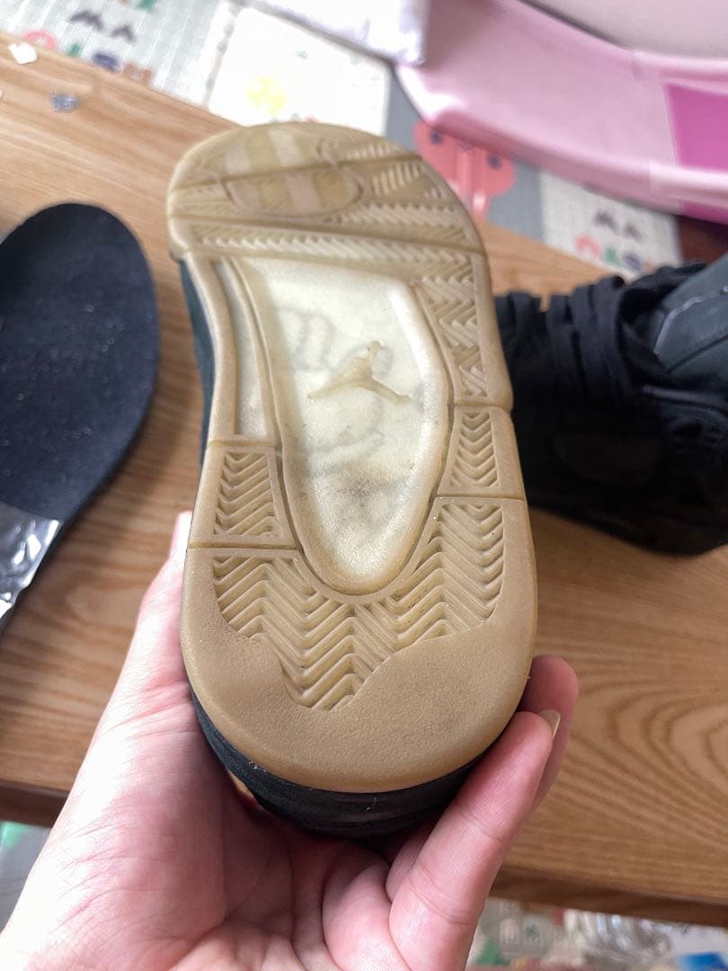 靴 JODAN4 retro x KAWS AIR