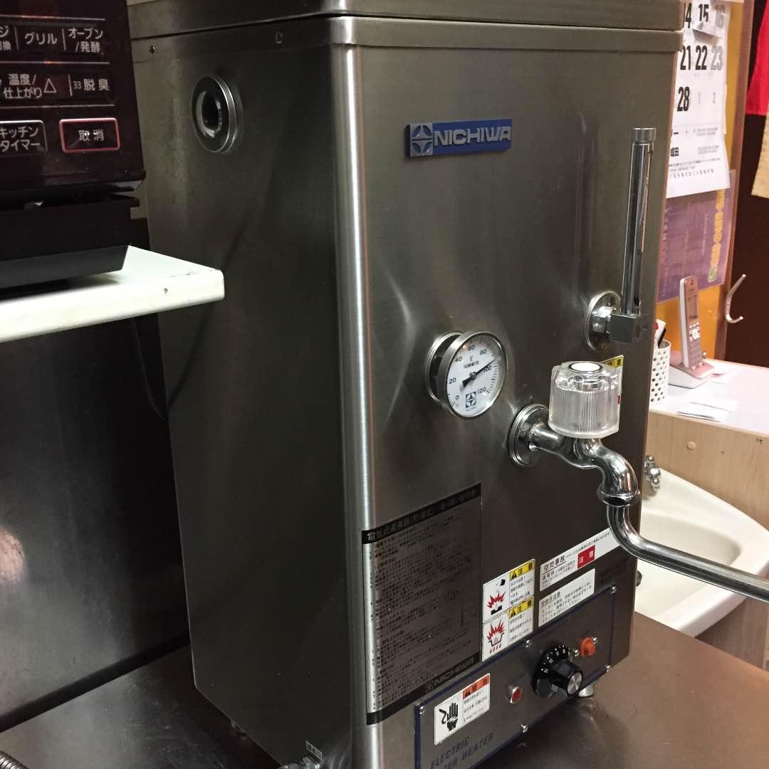 電気湯沸かし器。業務用です。2018.4月に、購入したものです。状態は、良好です