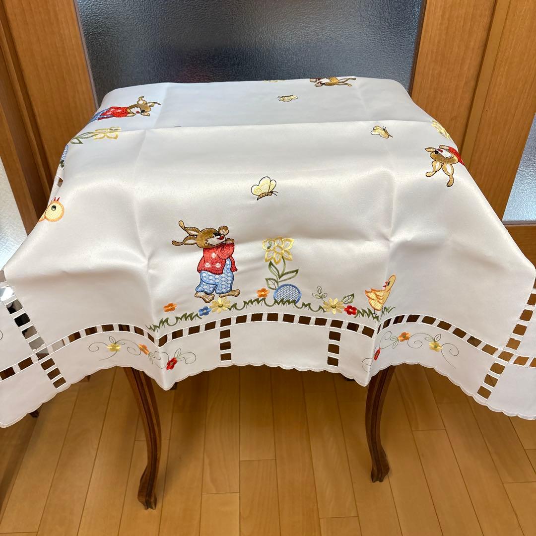 新品未使用品　フランス　テーブルクロス　うさぎ&ひよこ　Pâques イースター