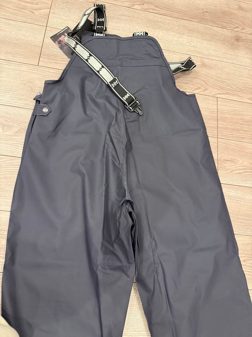 新品未使　ヘリーハンセン　ビブパンツ　Helly Hansen 並行輸入品