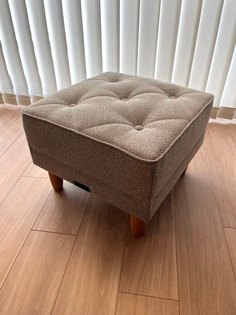 カリモク60 オットマン ミストグレー　※Kチェアも併せて販売中