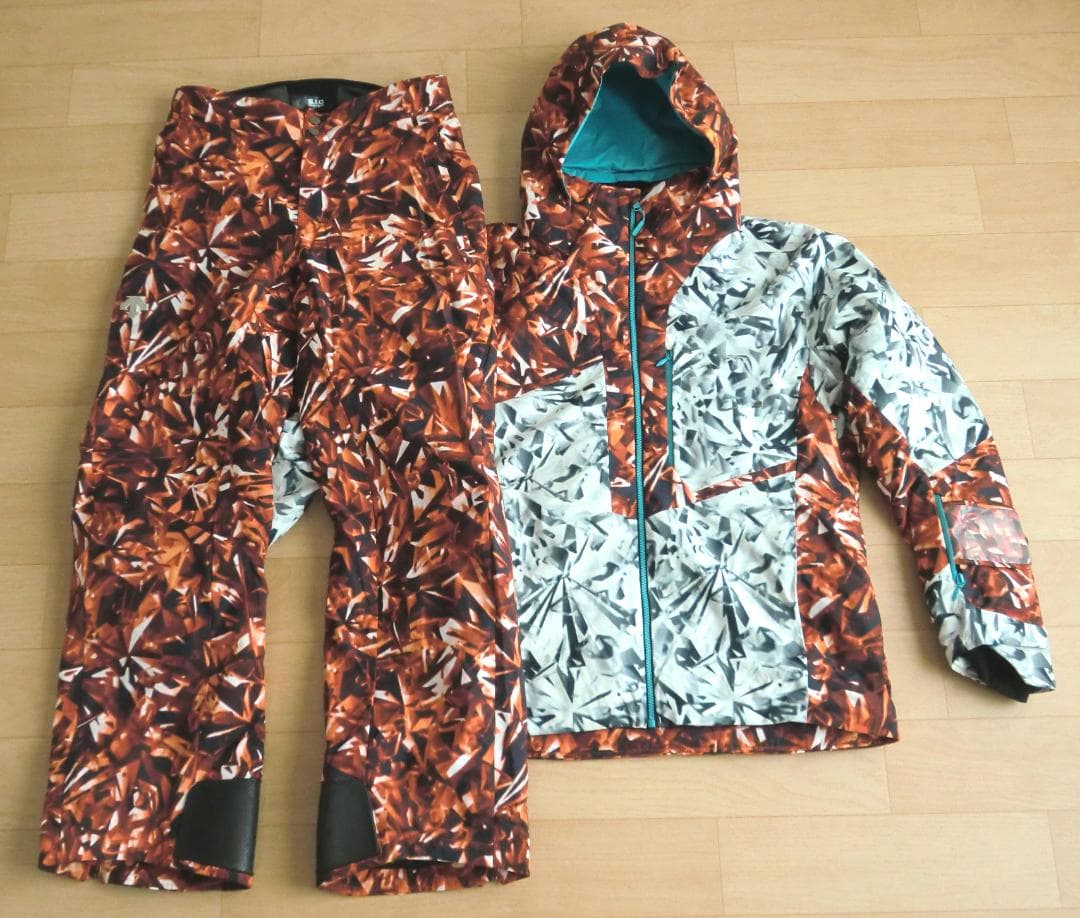 ■■11月限定■送料無料■美品■DESCENTE■男性用スキーウエア上下■XO■