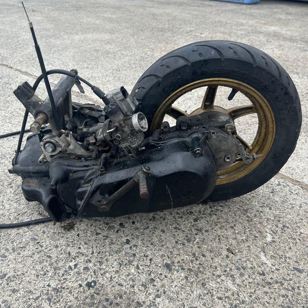 ライブディオ AF34 リアホイール付きエンジン 不動 部品取りなどに