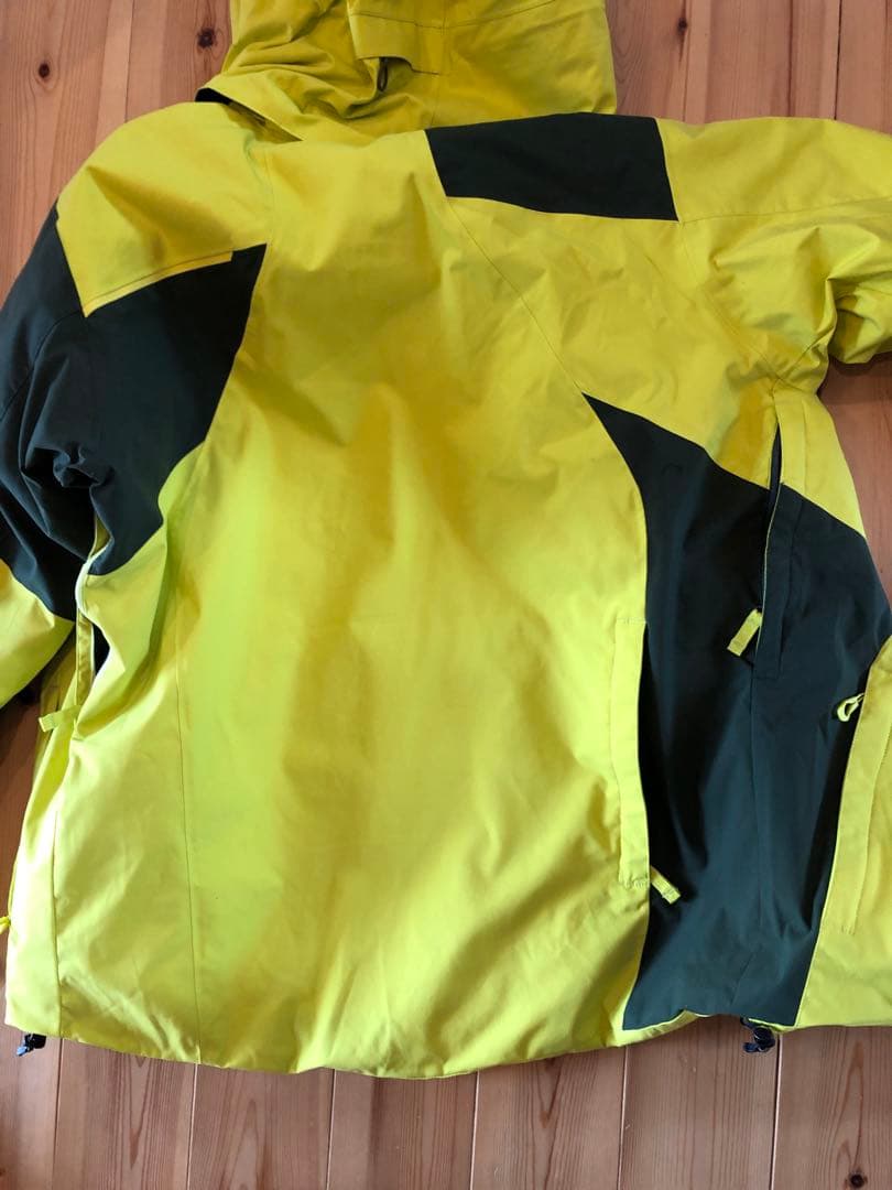 【25日で出品終了】ゴールドウィン　スキーウェア　上着(M)パンツ(L)上下