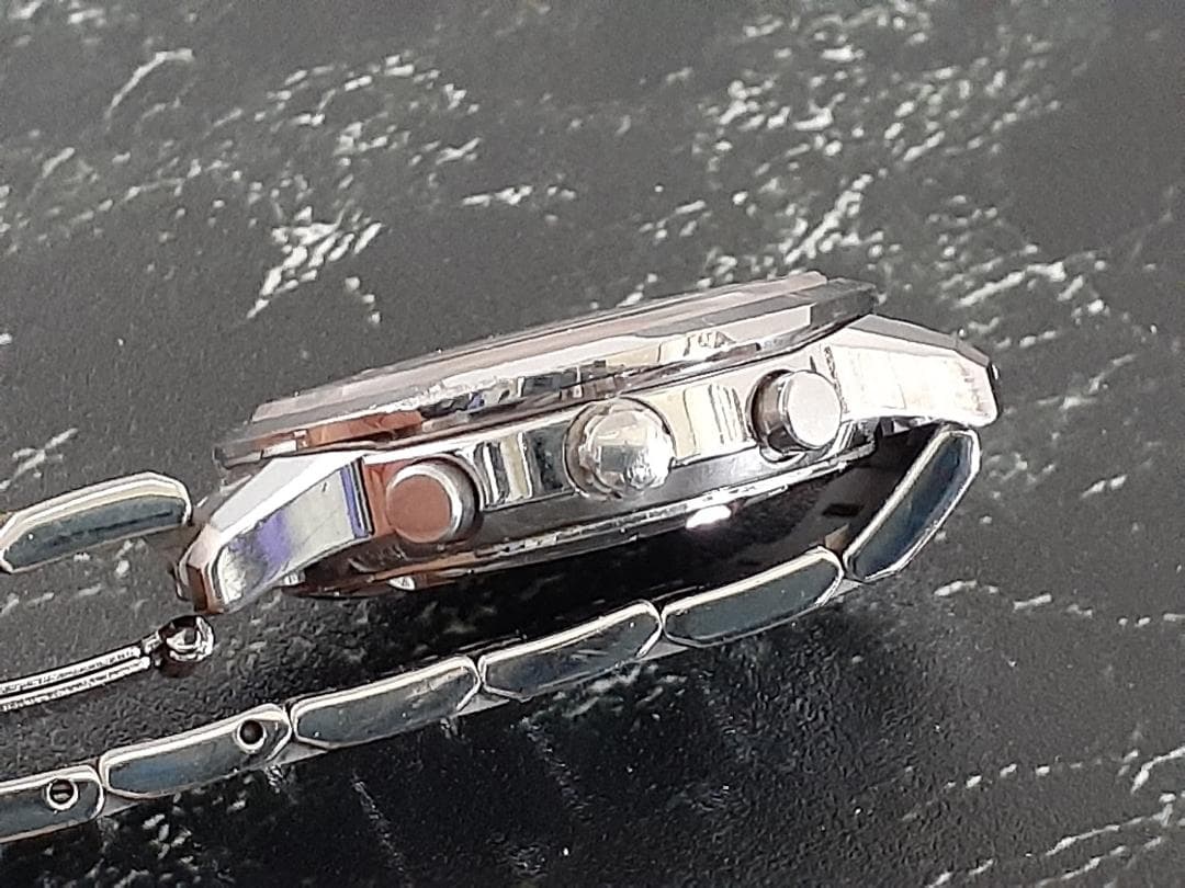 超美品【多機能・稼働品】CITIZEN シチズン クロノグラフ シルバー