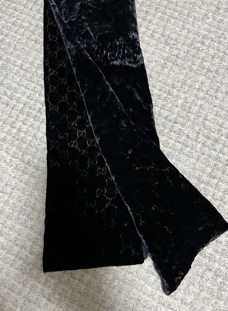 GUCCI ブラックベロア　マフラー
