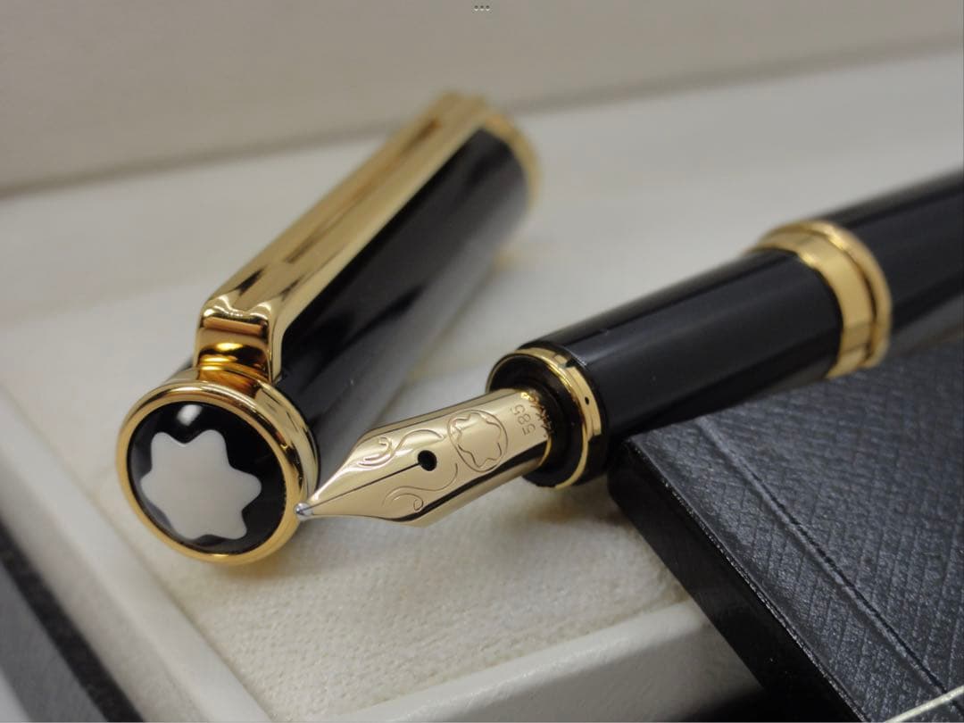 モンブラン　★未使用に近いオブリュージユNo15130金装飾美しいペン先彫金逸品