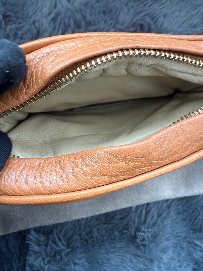 Bottega Veneta キャメルレザーポーチ