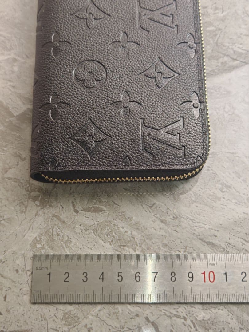 LOUIS VUITTON ジッピーウォレット モノグラムアンプラント 長財布