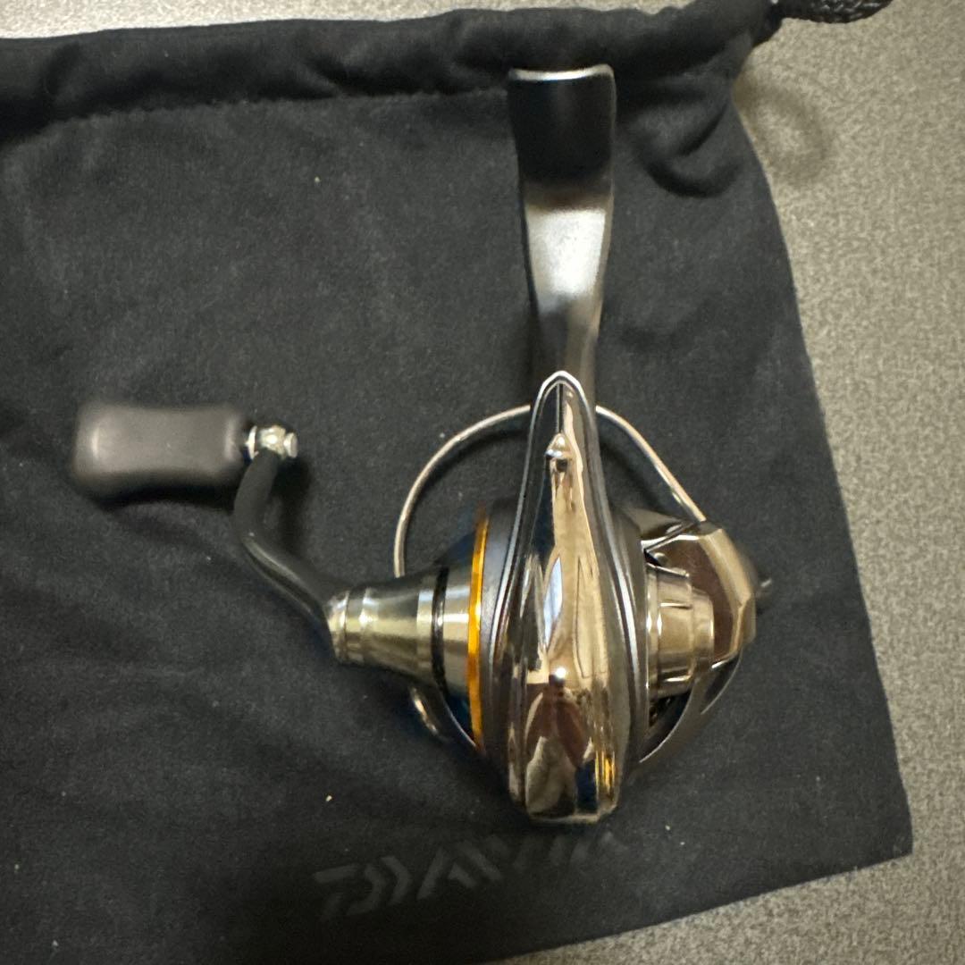新品未使用Daiwa 23AIRITY PC LT2500 リール 収納袋付き