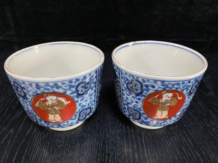 古伊万里　色絵　蓋付き蒸し物碗　人物画　２客揃い
