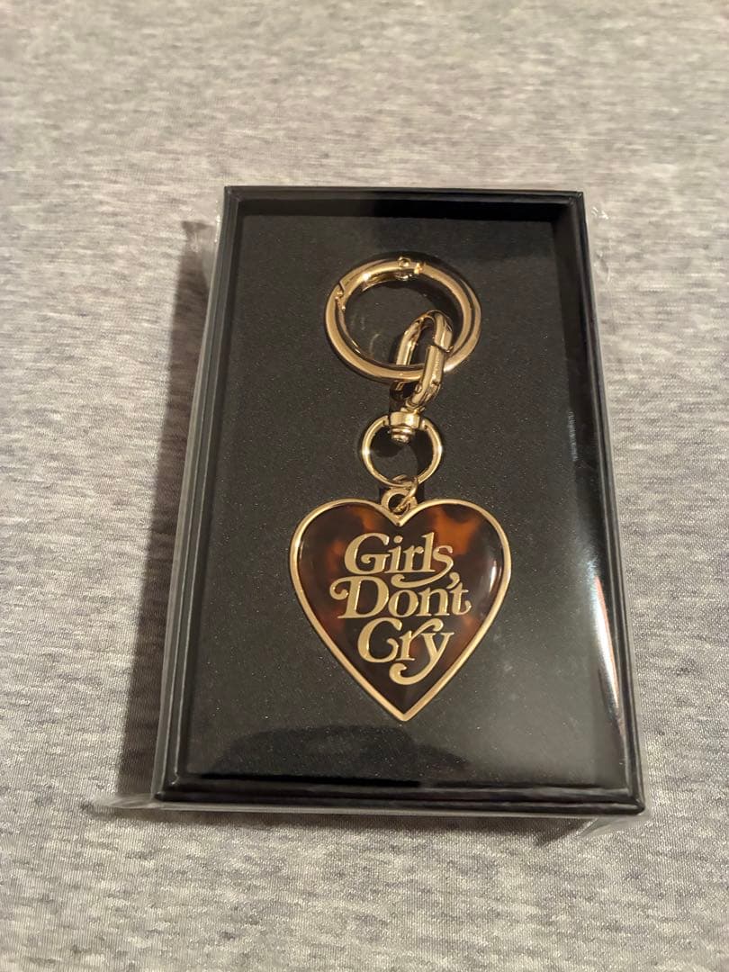 小物 Girls Don't Cry Keyring \