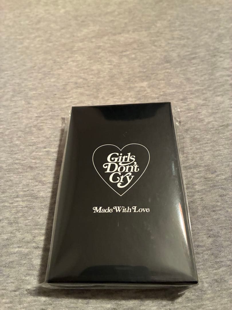 小物 Girls Don't Cry Keyring \"Gold \"