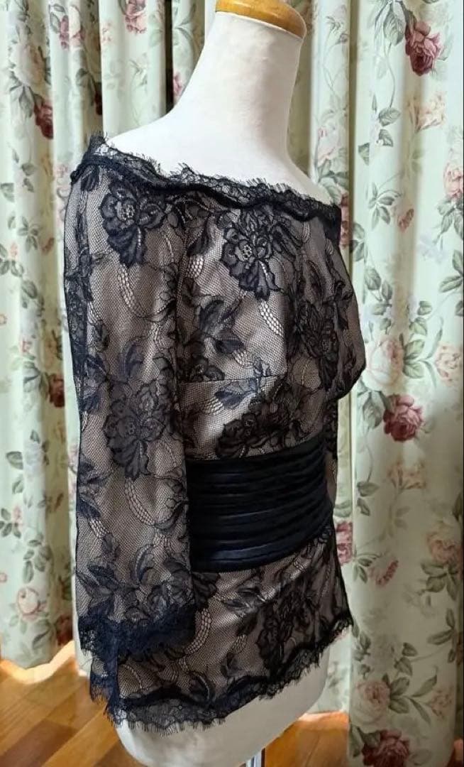 Tadashi shoji オフショルダーレーストップス J024