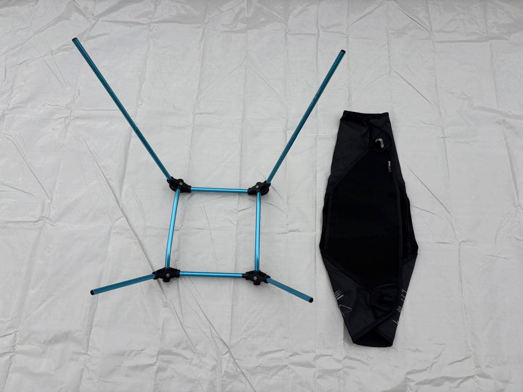 【中古・美品】Helinox グラウンドチェア　ブラック／ブルーポール　収納袋付