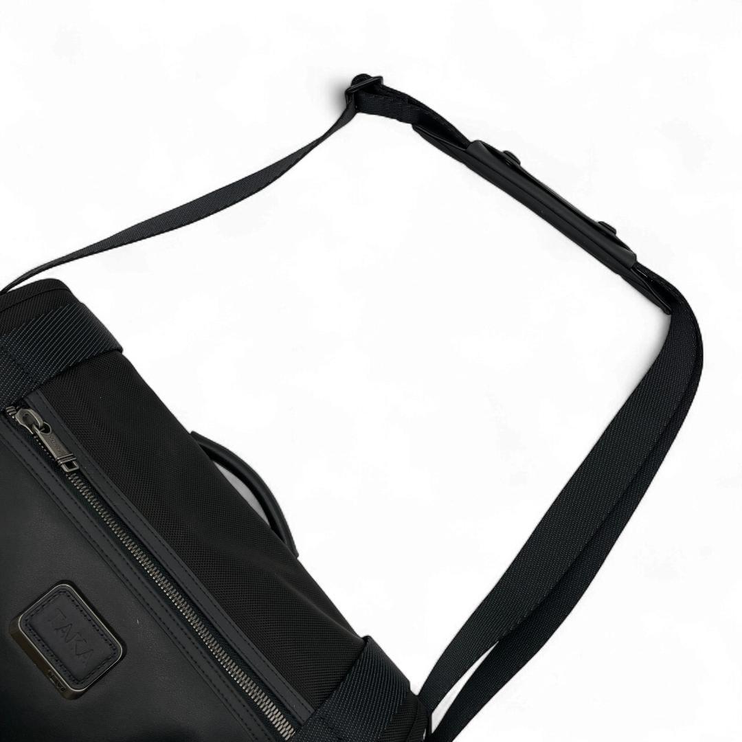 美品 TUMI メッセンジャーバッグ ナイロン アルファ ブラボー ファロン