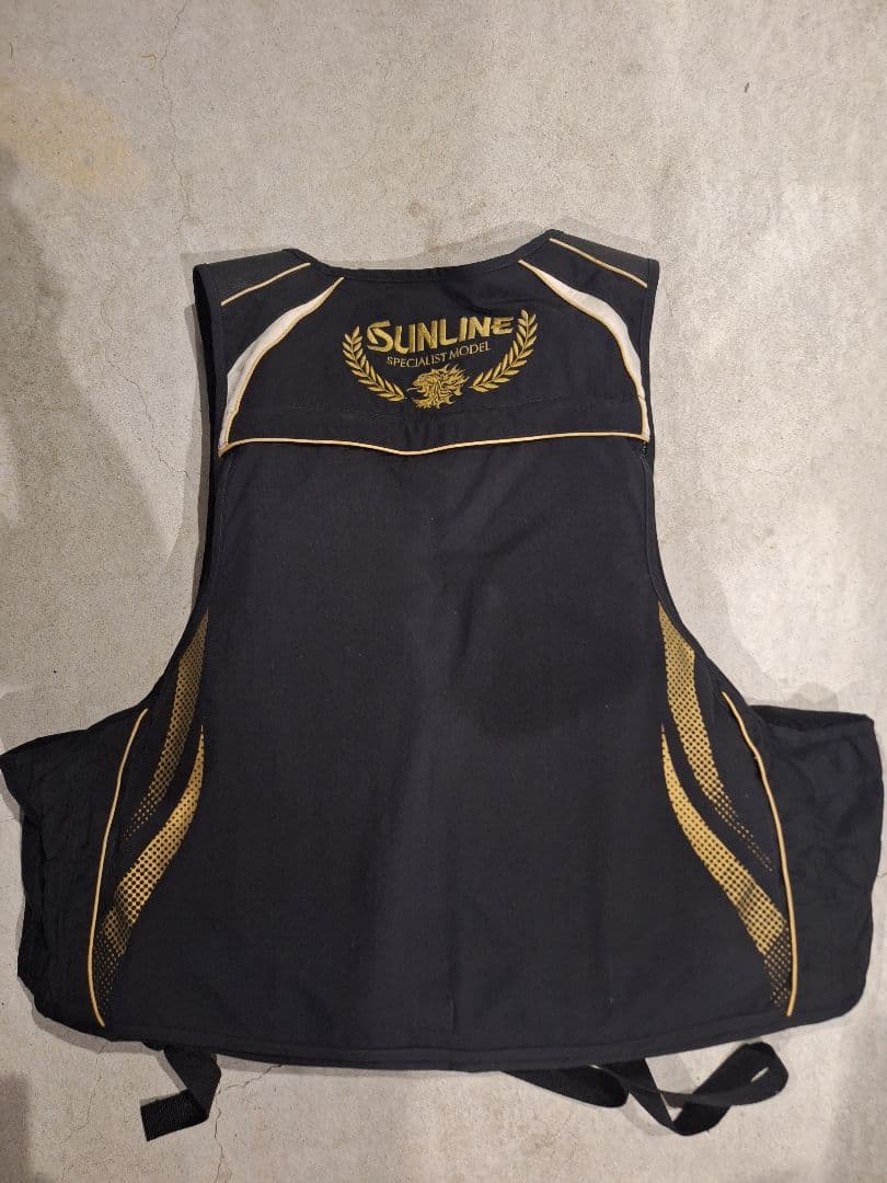 SUNLINE フィッシングベスト 黒/金