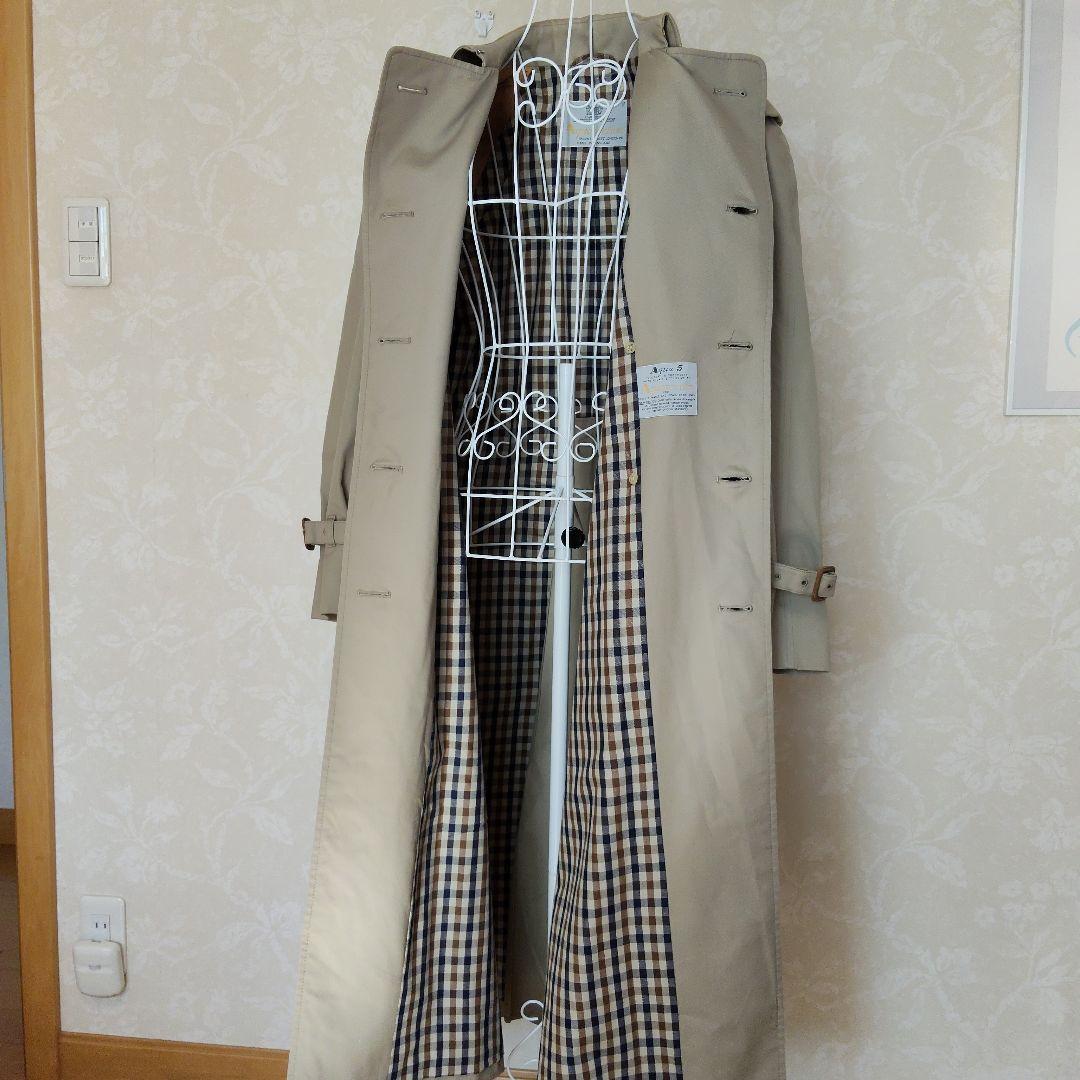アクアスキュータム　トレンチコート ダブルブレスト