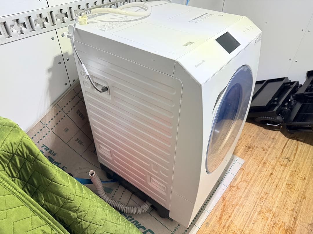 【極美品】2025年8月購入 Panasonic NA-LX129DR