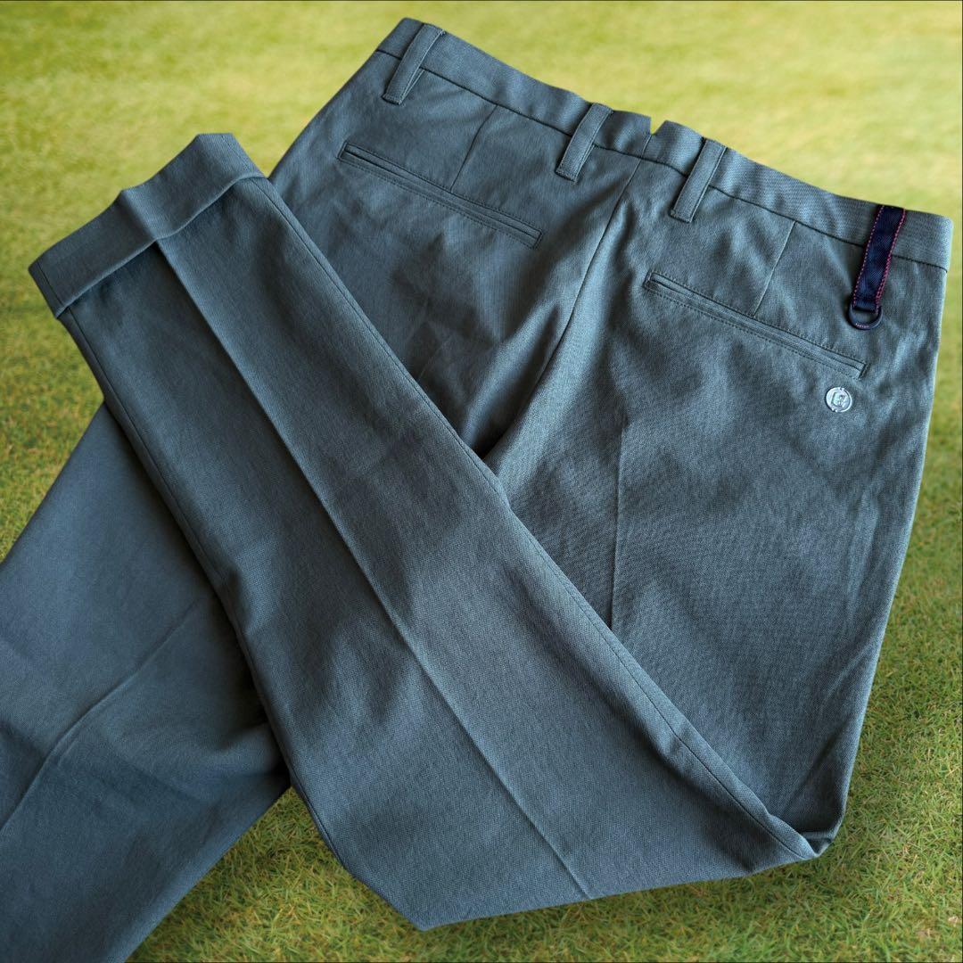 未使用級　ブリーフィングゴルフ　パンツ　S〜M相当　タック入り　カーキ　リネン混