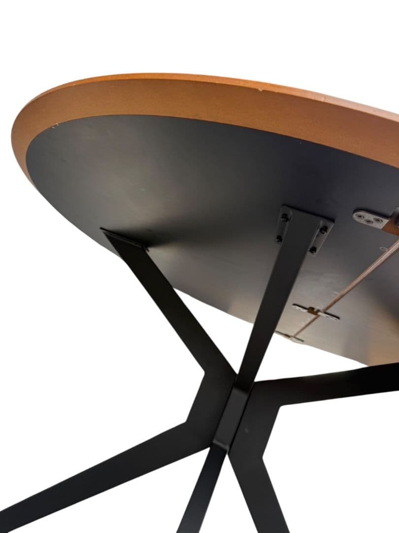 ボーコンセプト　BILLUND PRINCNTON ラウンドテーブル　円形