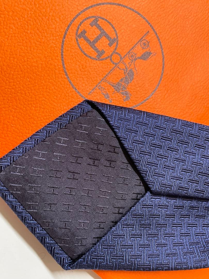 【試着のみ】HERMES H総柄　ネイビー シルク ネクタイ