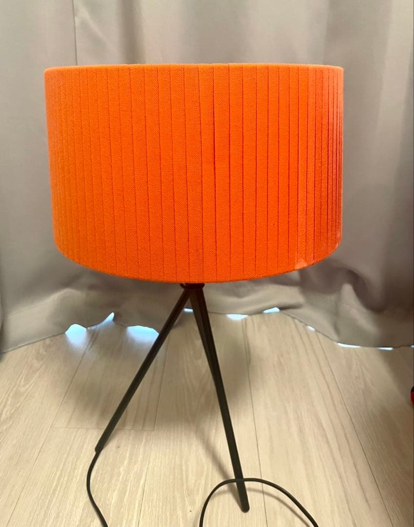 SANTA & COLE スタンドライト／オレンジシェード×ブラック脚