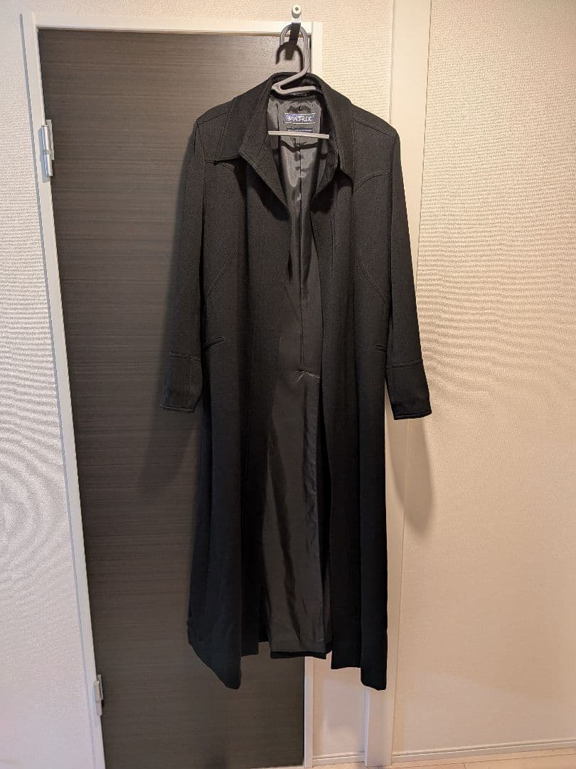 マトリックス　ネオ　コート　公式ワーナーブラザーズ