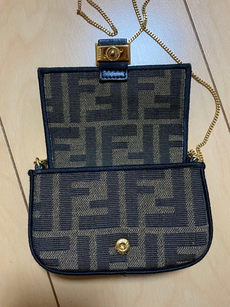 FENDI ナノバケット　超美品　ミニバッグ　ポーチ