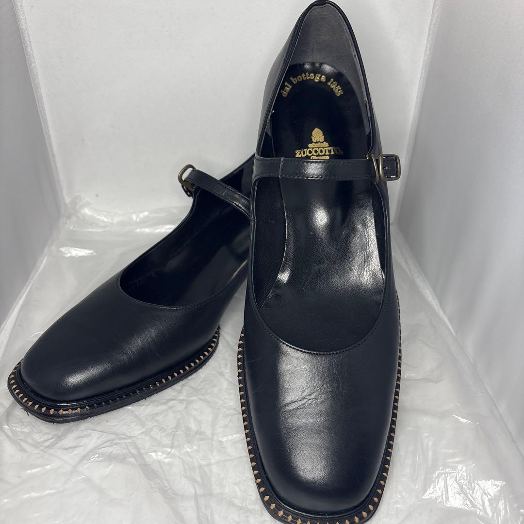 ZUCCOTTOクラシカル ストラップパンプス