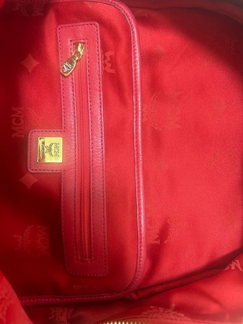 MCM 赤 スタッズリュック ダストバッグ付き