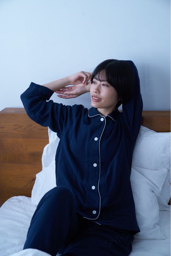 新品　リライブ　ネイビー ボタン付きパジャマ　サイズM 正規品