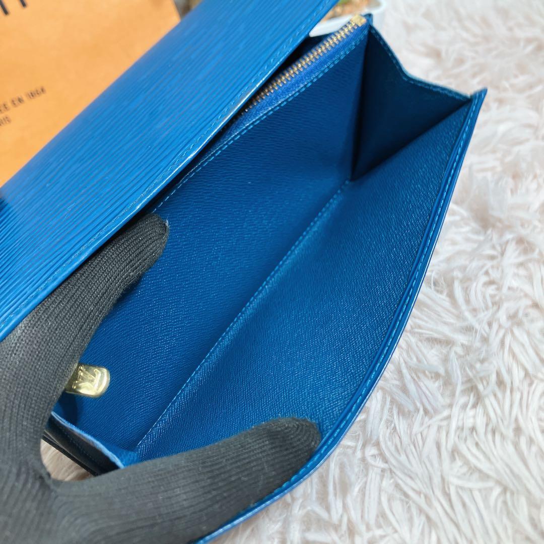 美品 ルイヴィトン エピ ポシェット ポルトモネ クレディ 長財布 青 ブルー