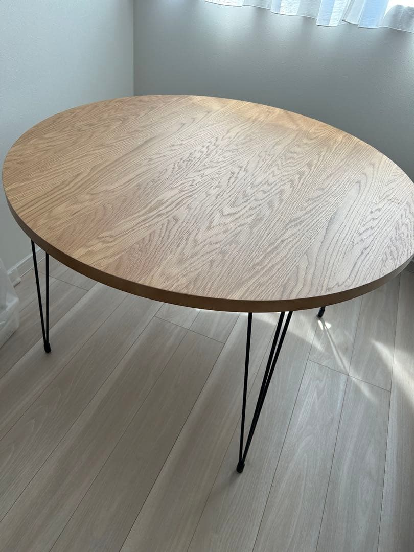 ダイニングテーブル　丸 約110cm × 110cm × 高さ70cm