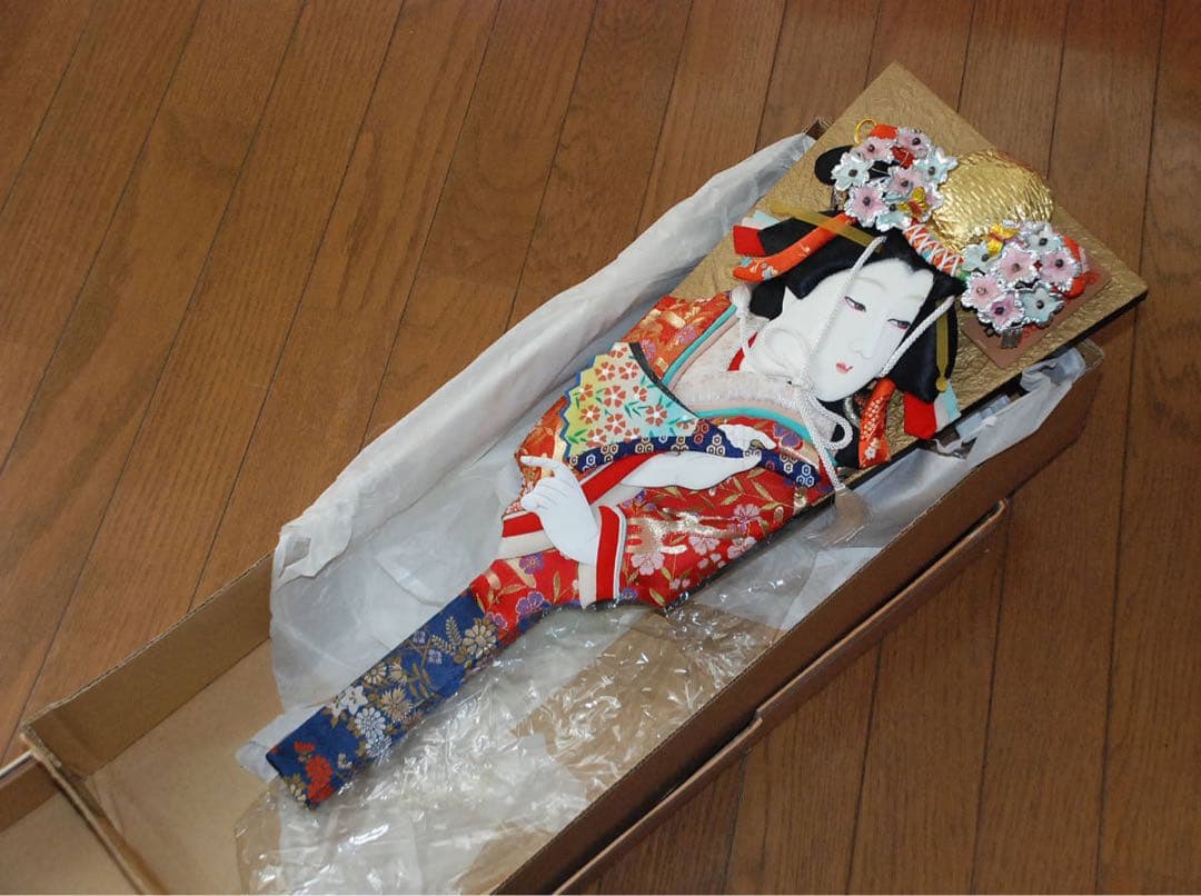 極上帯地正絹小町 押絵 /20号 手作り 押絵羽子板飾り「道成寺 正風作」 展示