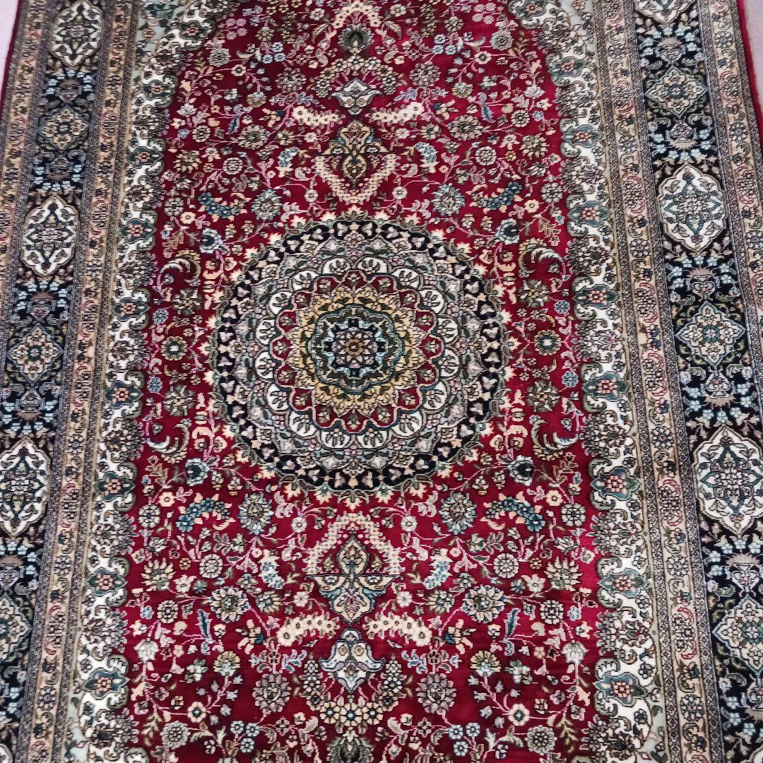 ペルシャ絨毯　超美品　新品　オリエンタルデザイン　 赤いラグ 94x170cm
