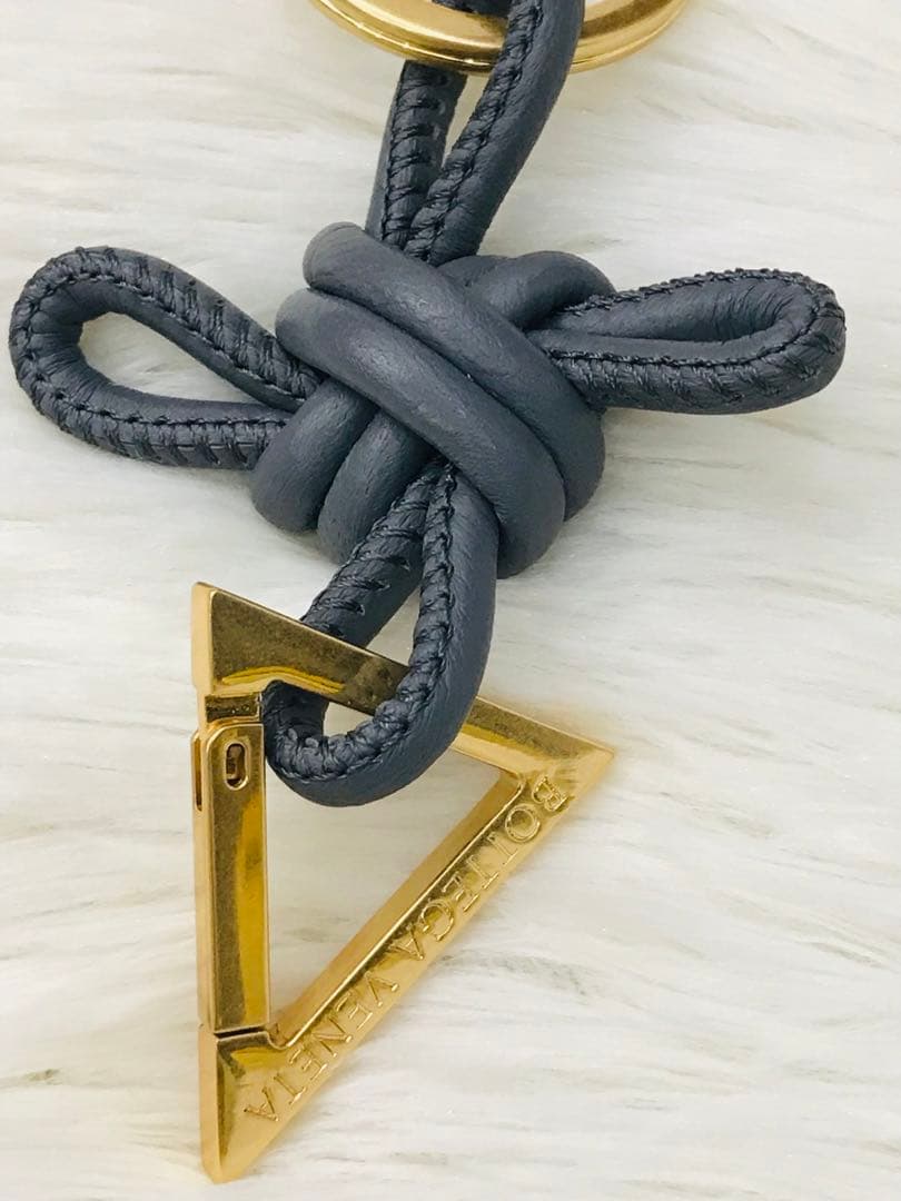 BOTTEGA VENETA トライアングル キーリング