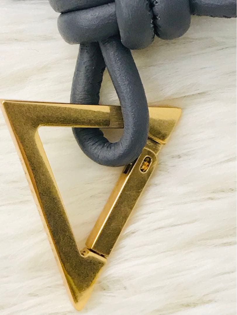 BOTTEGA VENETA トライアングル キーリング