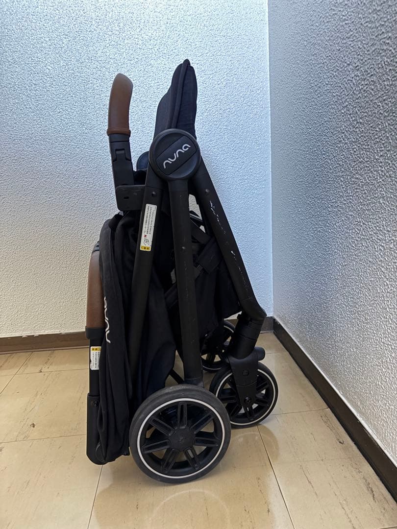 nuna trvl ブラック