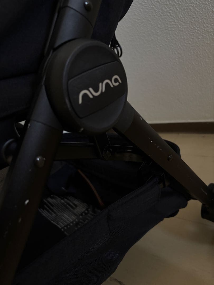 nuna trvl ブラック