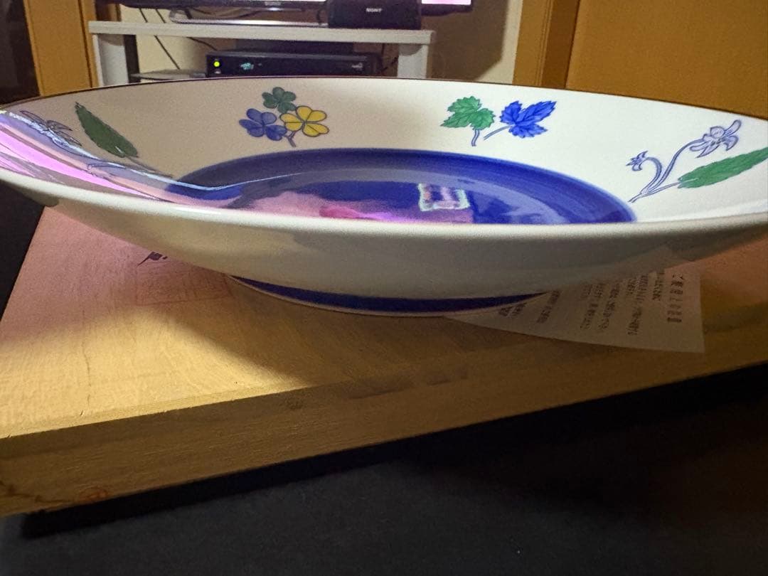 青い花柄の大皿　宮内庁御用達　深川製磁　直径28cm 高さ4.5cm 新品