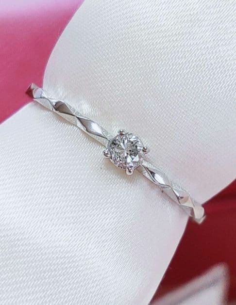 新入荷 未使用品 pt950 天然ダイヤモンド 0.08ct リング