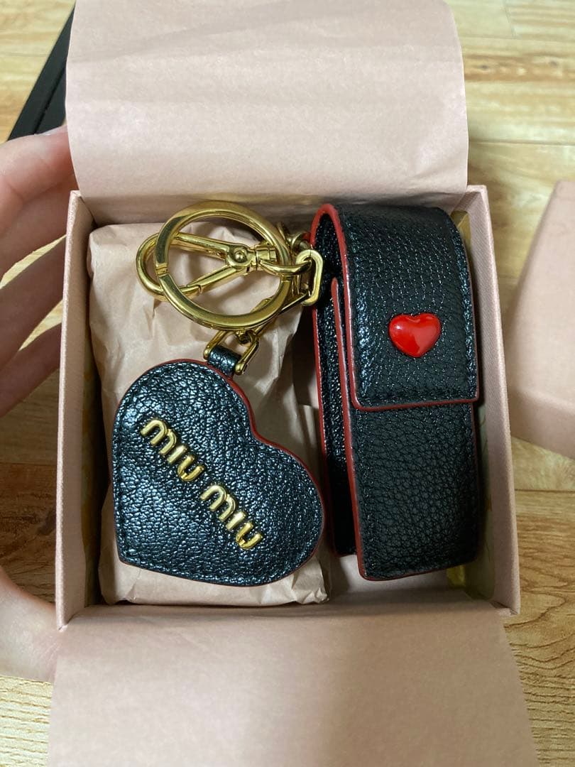 MIUMIU 美品 リップケース ストラップ 箱付き